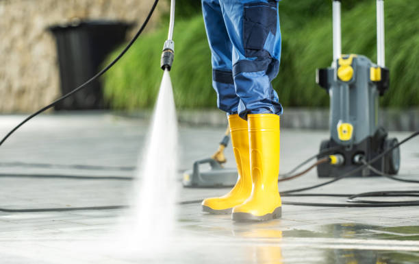 Best Deck Cleaning Services  in Shorewood, WI